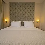 Hotel Rooms365 *