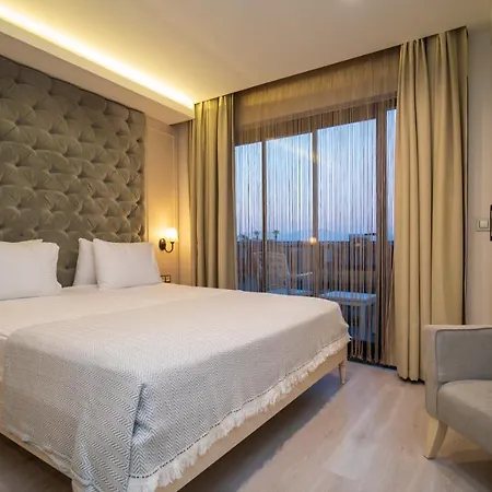 Hotel Rooms365 *