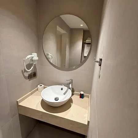 Hotel Rooms365